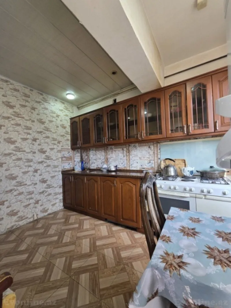 Satılır 5 otaqlı Mənzil Köhnə tikili 100 m² Yasamal r. - şəkil 5