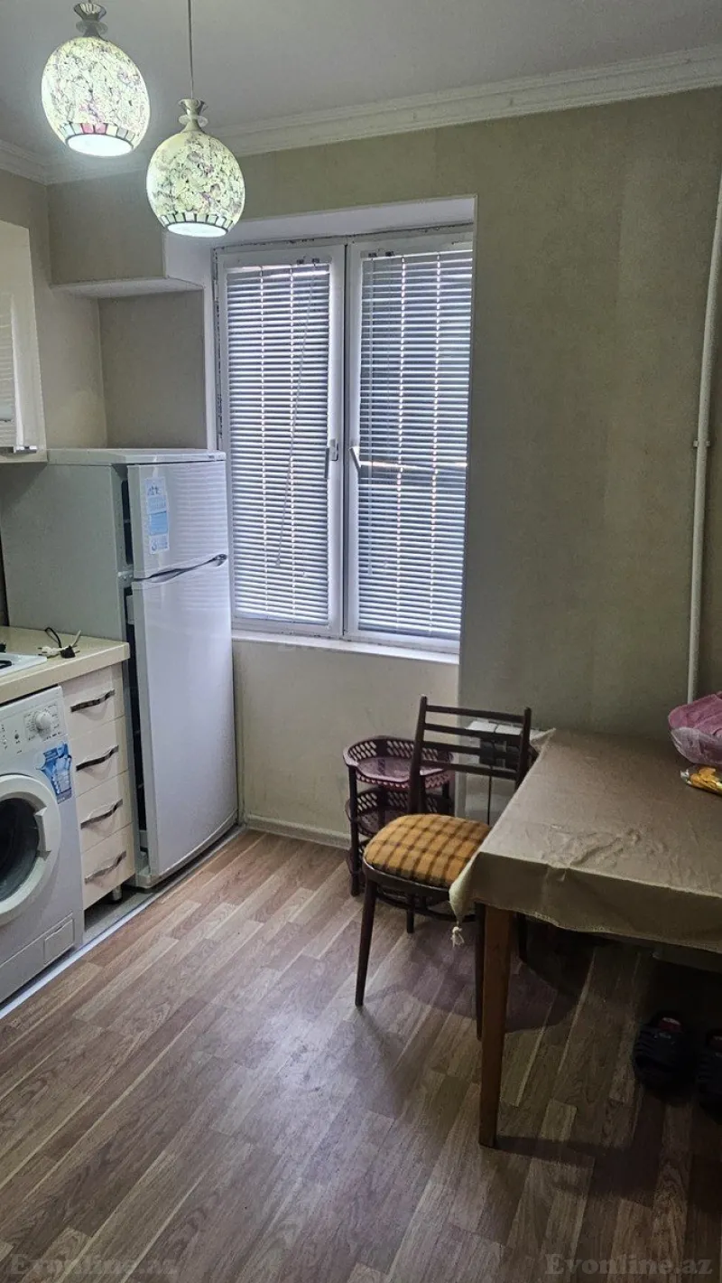 Satılır 2 otaqlı Mənzil Köhnə tikili 50 m² Yasamal r. - şəkil 10