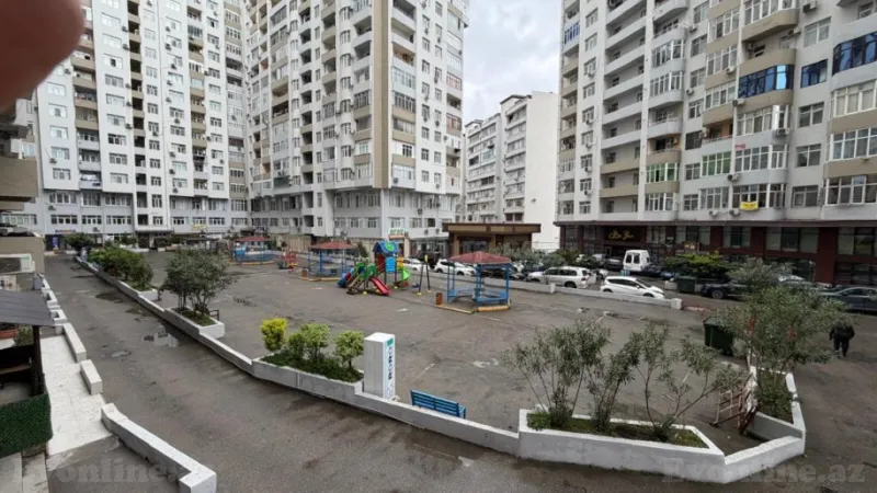 4 otaqlı Mənzil 130 m² 3-cü mikrorayon Satılır
