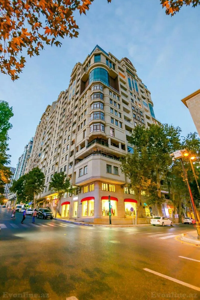 2 otaqlı Mənzil 120 m² 28 May m. Kirayə verilir