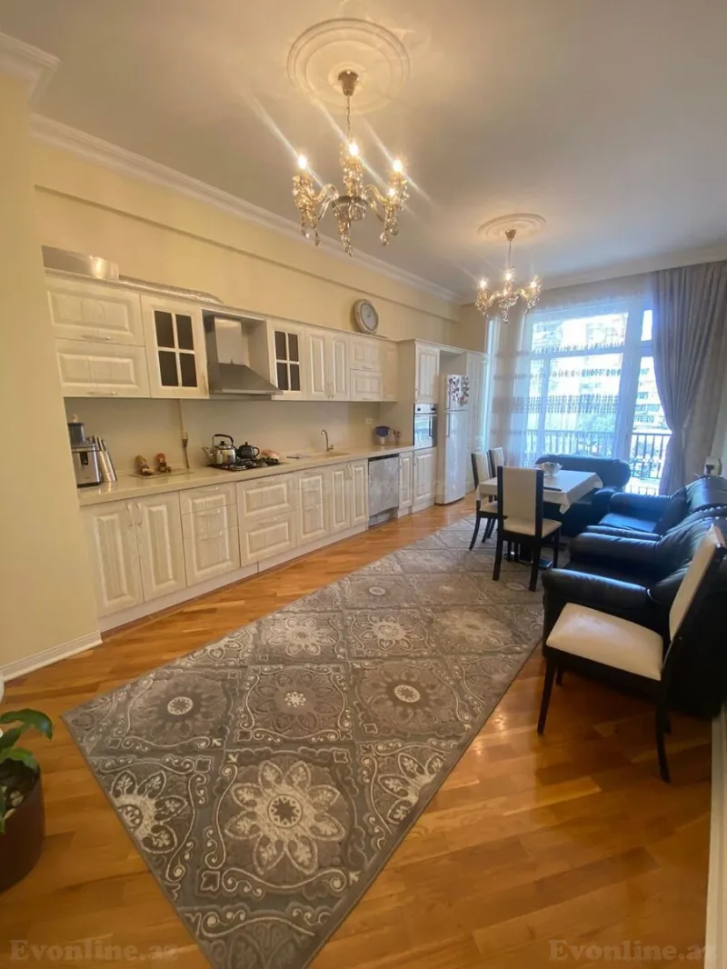 4 otaqlı Mənzil 186 m² Nərimanov r. Satılır