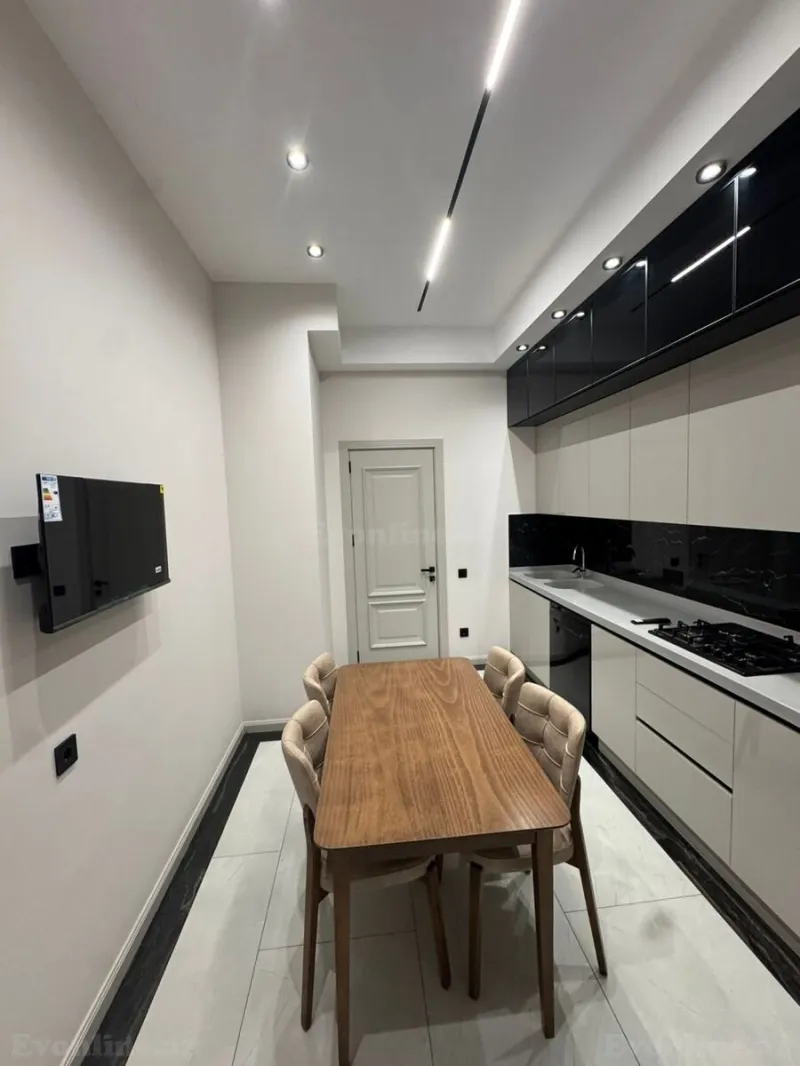 Kirayə verilir 3 otaqlı Mənzil Yeni tikili 130 m² 28 May m. - şəkil 13