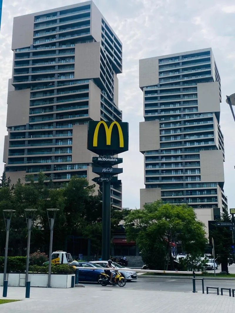 3 otaqlı Mənzil 148 m² 8 Noyabr m. Satılır