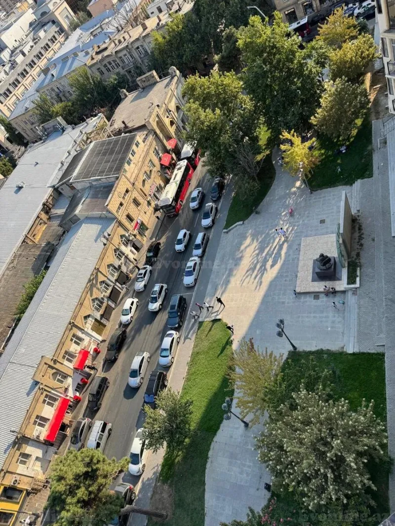 Kirayə verilir 3 otaqlı Mənzil Yeni tikili 132 m² 28 May m. - şəkil 22