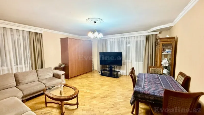 3 otaqlı Mənzil 95 m² 8 Noyabr m. Satılır