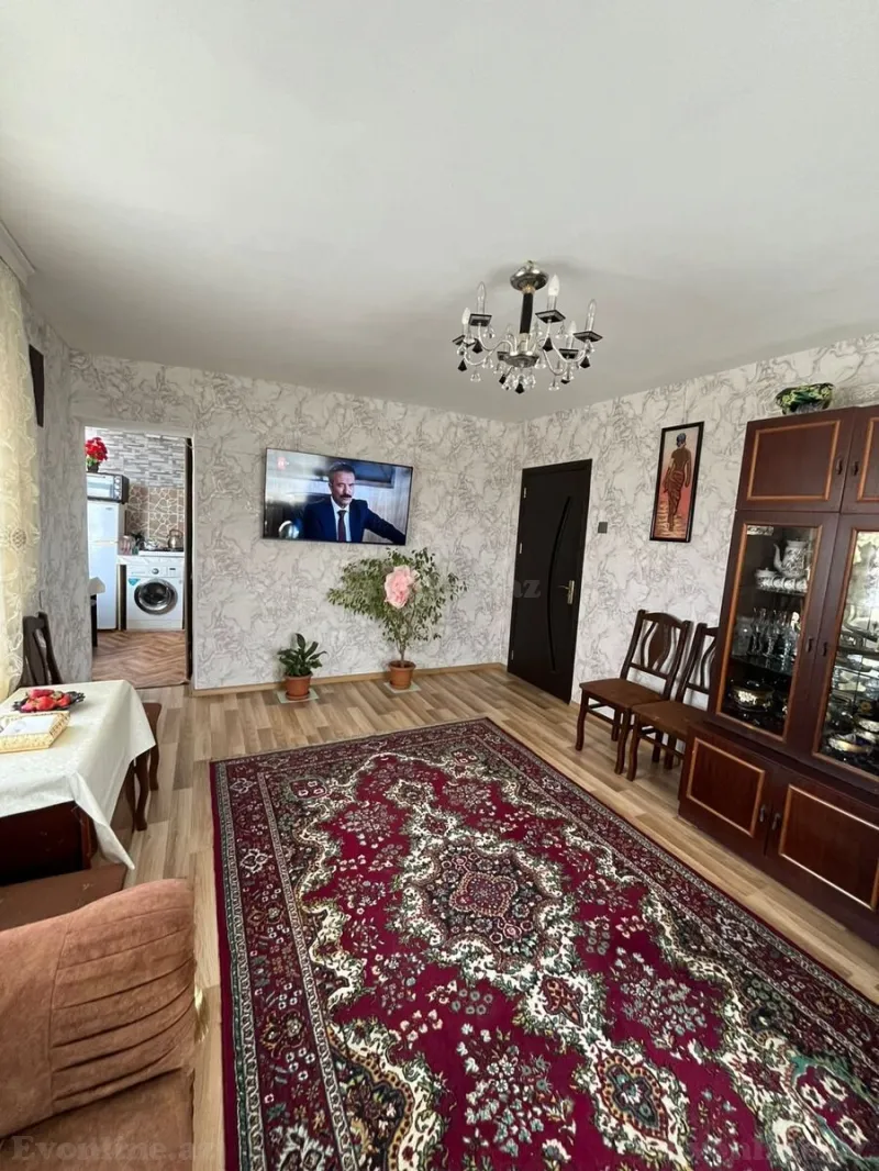 3 otaqlı Mənzil 70 m² Elmlər Akademiyası m. Satılır