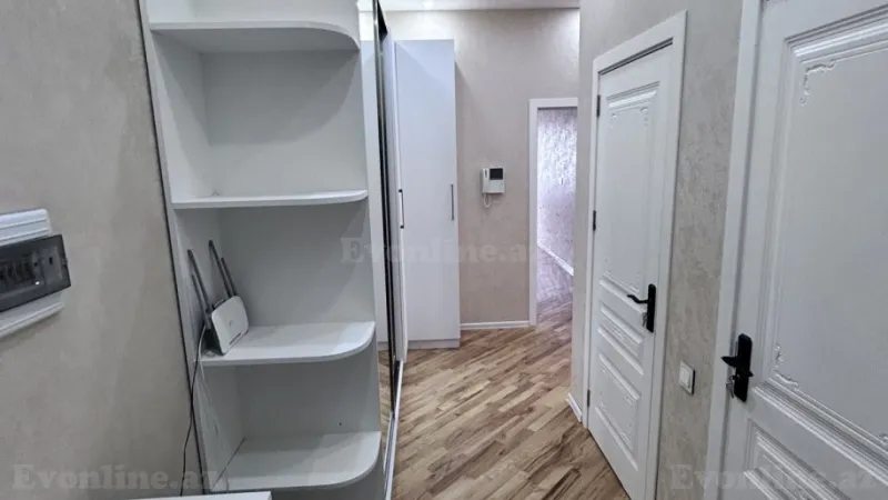 3 otaqlı Mənzil 97 m² Neftçilər m. Satılır