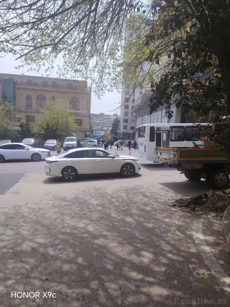 Satılır 2 otaqlı Mənzil Köhnə tikili 65 m² 7-ci mikrorayon