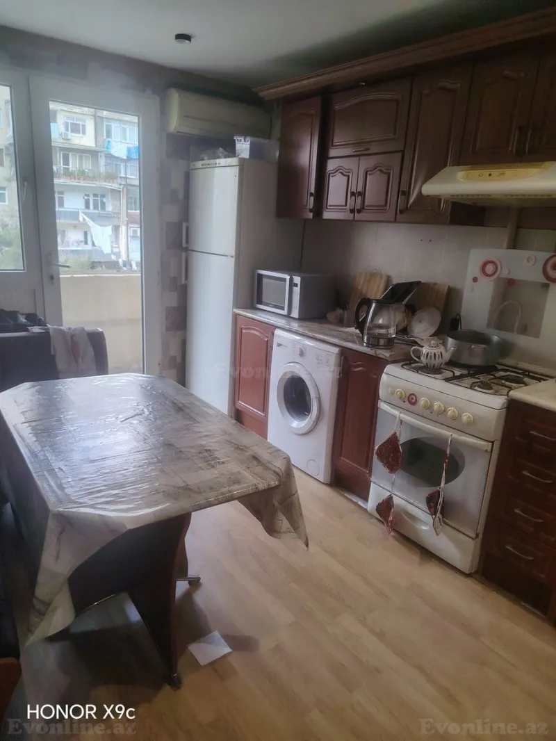 Satılır 2 otaqlı Mənzil Köhnə tikili 65 m² 7-ci mikrorayon - şəkil 3