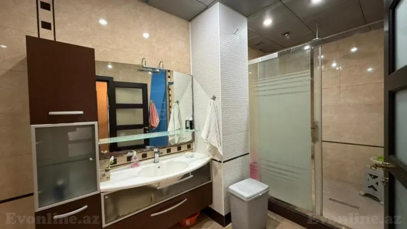 Satılır 5 otaqlı Mənzil Yeni tikili 212 m² Nəsimi r. - şəkil 8