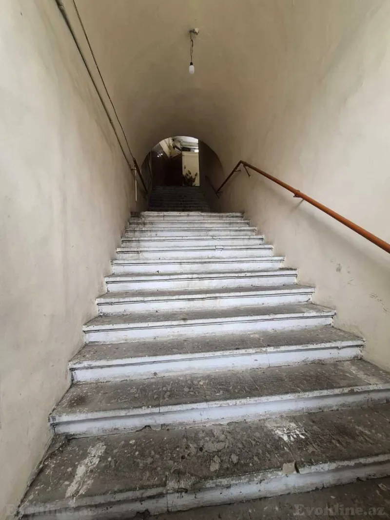 Satılır 2 otaqlı Mənzil Köhnə tikili 65 m² Sahil m. - şəkil 9