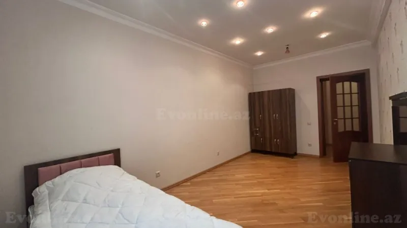 Satılır 5 otaqlı Mənzil Yeni tikili 200 m² Nəsimi r. - şəkil 5