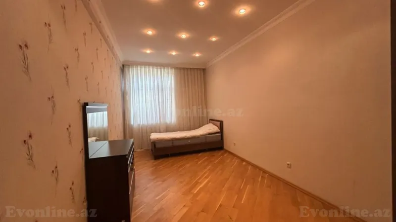 Satılır 5 otaqlı Mənzil Yeni tikili 200 m² Nəsimi r. - şəkil 7