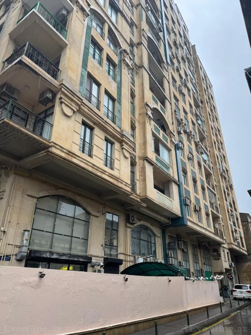 4 otaqlı Mənzil 190 m² Sahil m. Satılır