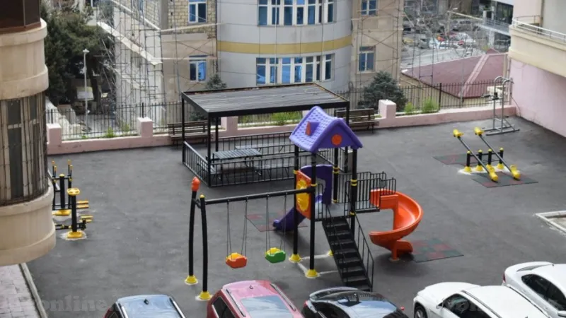 Kirayə verilir 3 otaqlı Mənzil Yeni tikili 138 m² 28 May m.