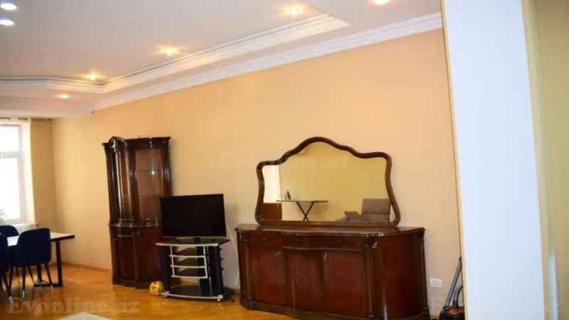 Kirayə verilir 3 otaqlı Mənzil Yeni tikili 138 m² 28 May m. - şəkil 4