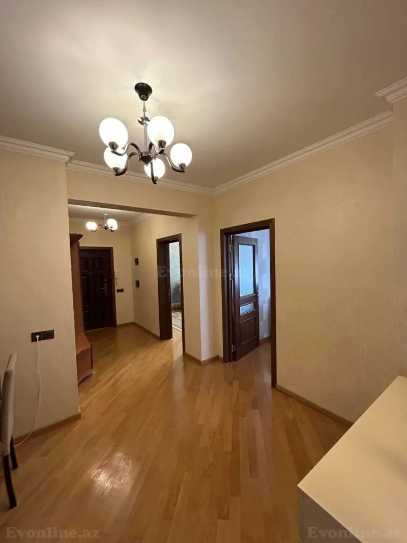 Satılır 4 otaqlı Mənzil Yeni tikili 135 m² Xalqlar Dostluğu m. - şəkil 2