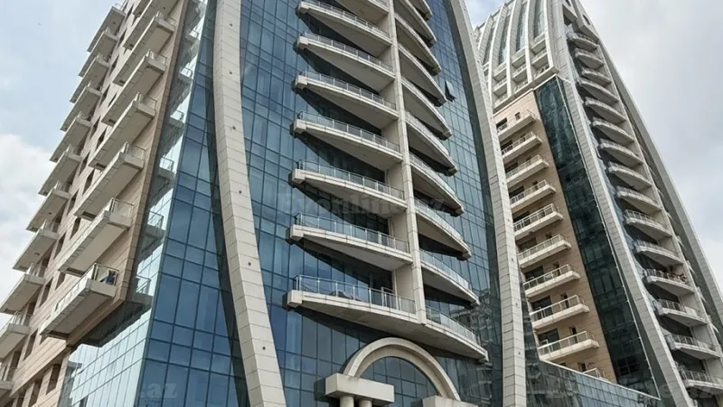 4 otaqlı Ofis 114 m² İçərişəhər m. Kirayə verilir