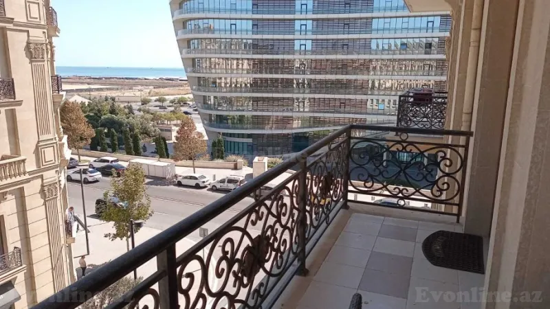 Kirayə verilir 3 otaqlı Mənzil Yeni tikili 130 m² Xətai m.