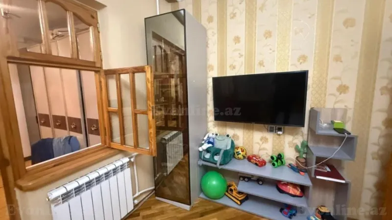 Satılır 4 otaqlı Mənzil Köhnə tikili 100 m² Gənclik m. - şəkil 12