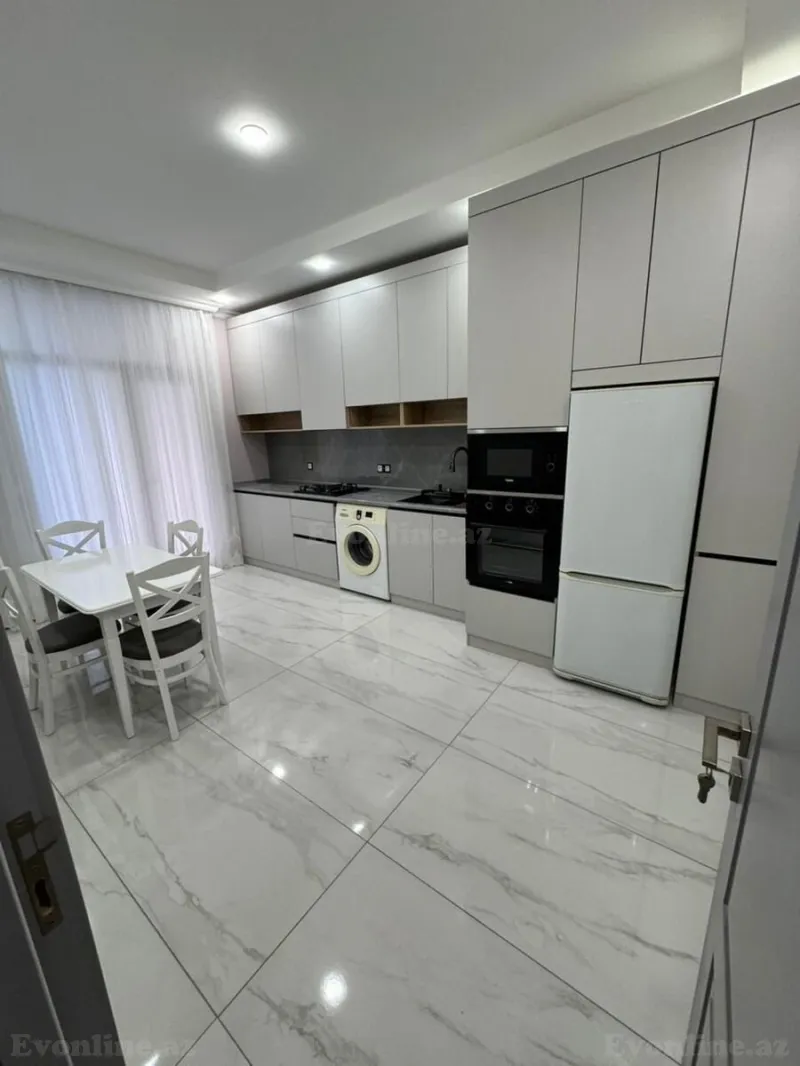 Kirayə verilir 2 otaqlı Mənzil Yeni tikili 85 m² 8-ci mikrorayon