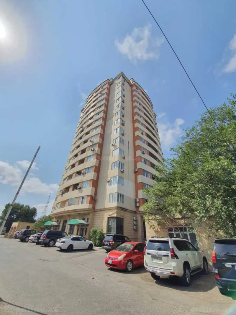 3 otaqlı Mənzil 135 m² Gənclik m. Kirayə verilir