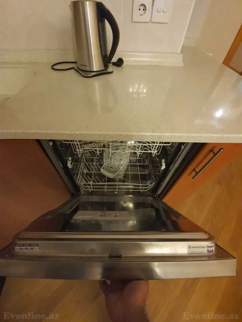 Kirayə verilir 3 otaqlı Mənzil Yeni tikili 135 m² Gənclik m. - şəkil 9