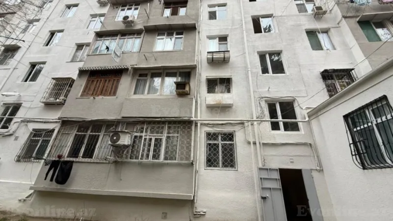 2 otaqlı Mənzil 60 m² 1-ci mikrorayon Satılır