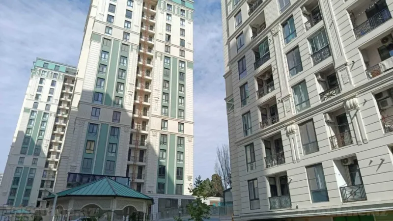 Satılır 4 otaqlı Mənzil Yeni tikili 175 m² Gənclik m. - şəkil 2