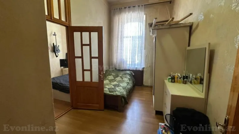 Satılır 2 otaqlı Mənzil Köhnə tikili 44 m² Sahil m. - şəkil 3