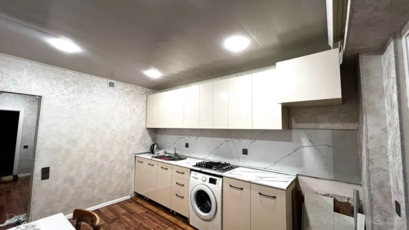 Kirayə verilir 2 otaqlı Mənzil Köhnə tikili 65 m² Xalqlar Dostluğu m. - şəkil 2