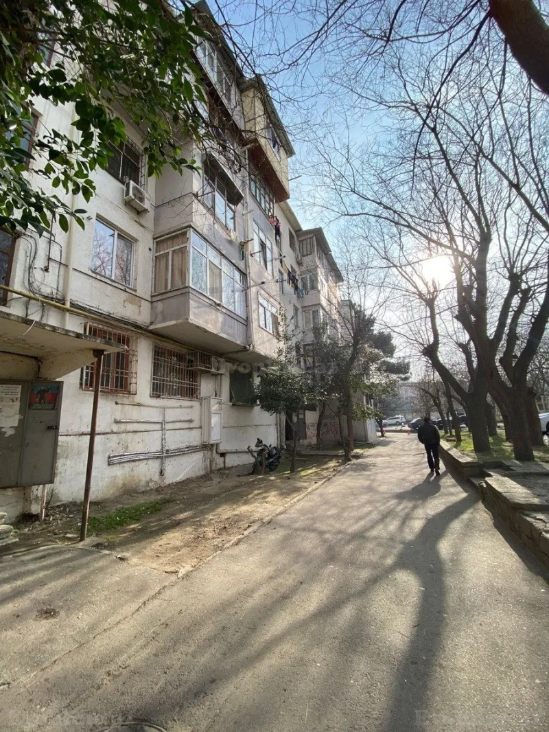 2 otaqlı Mənzil 58 m² 4-cü mikrorayon Satılır
