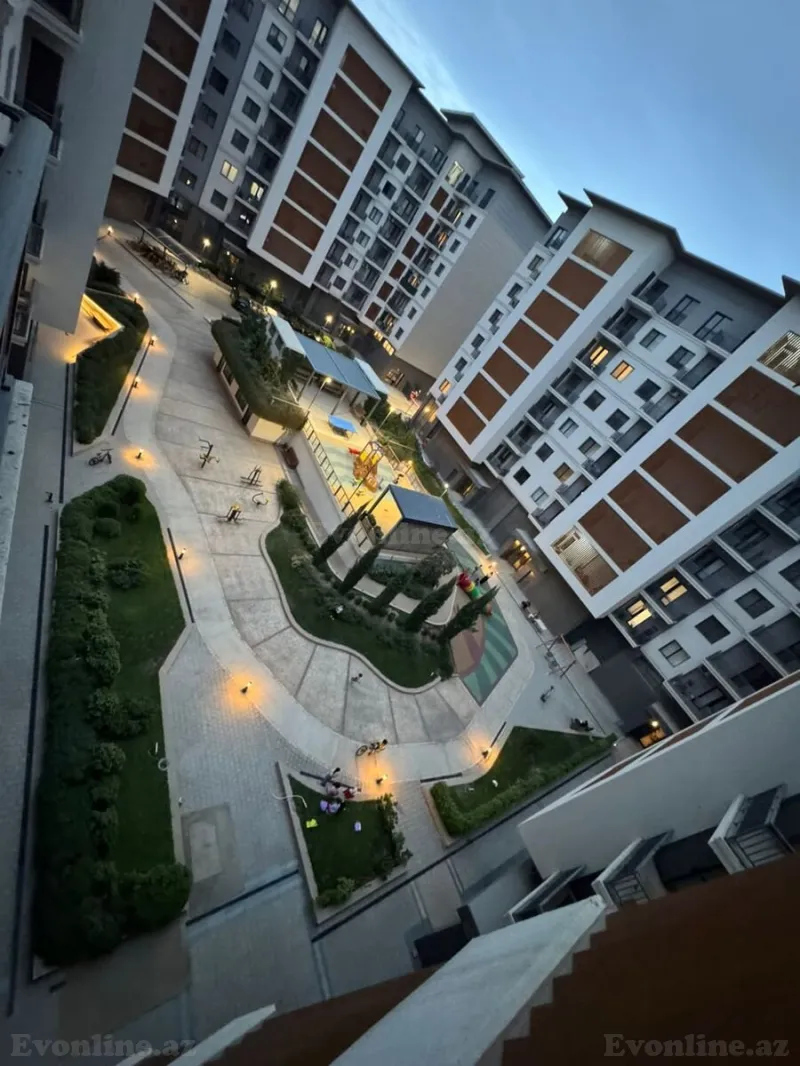 4 otaqlı Mənzil 135 m² Xətai r. Kirayə verilir