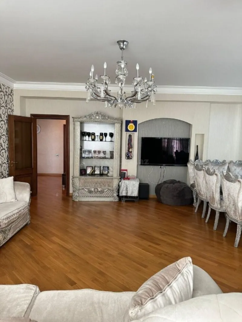 Satılır 4 otaqlı Mənzil Yeni tikili 214 m² Yasamal r. - şəkil 11