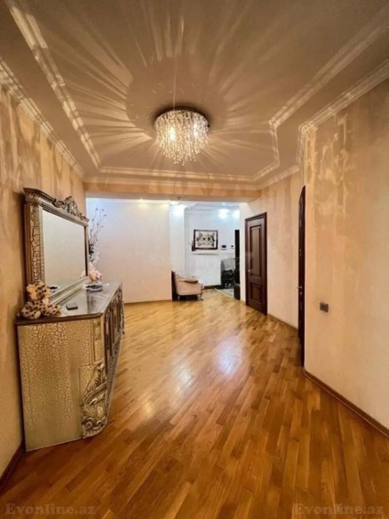 Satılır 4 otaqlı Mənzil Yeni tikili 214 m² Yasamal r. - şəkil 15