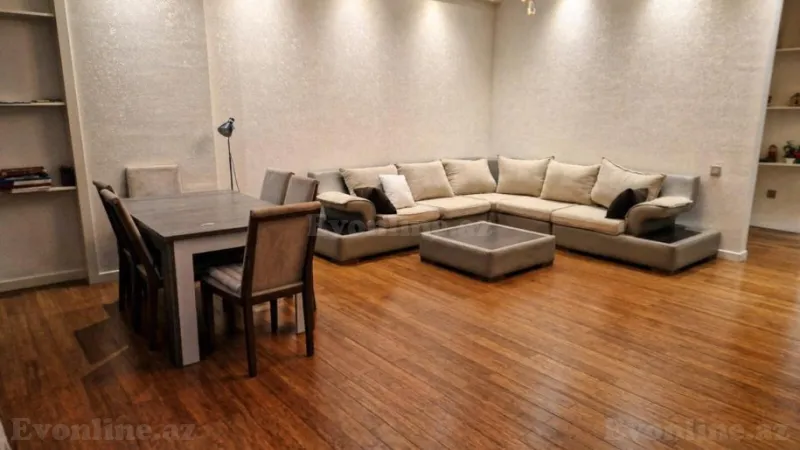 4 otaqlı Mənzil 195 m² Nizami m. Kirayə verilir