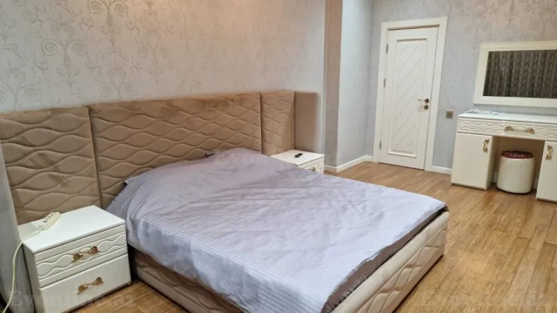 Kirayə verilir 4 otaqlı Mənzil Yeni tikili 195 m² Nizami m. - şəkil 13