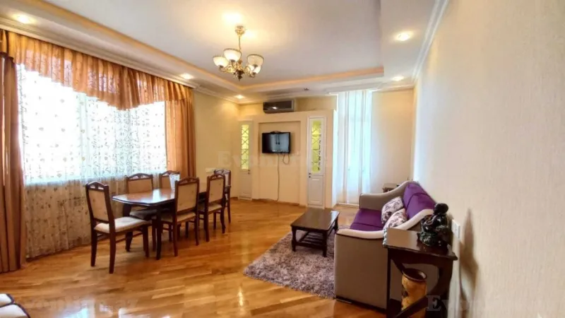 2 otaqlı Mənzil 90 m² İnşaatçılar m. Kirayə verilir