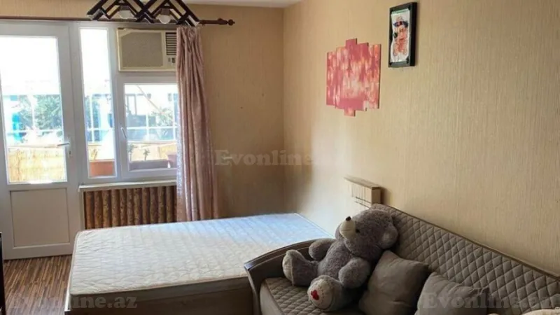 Satılır 3 otaqlı Mənzil Köhnə tikili 75 m² Elmlər Akademiyası m.