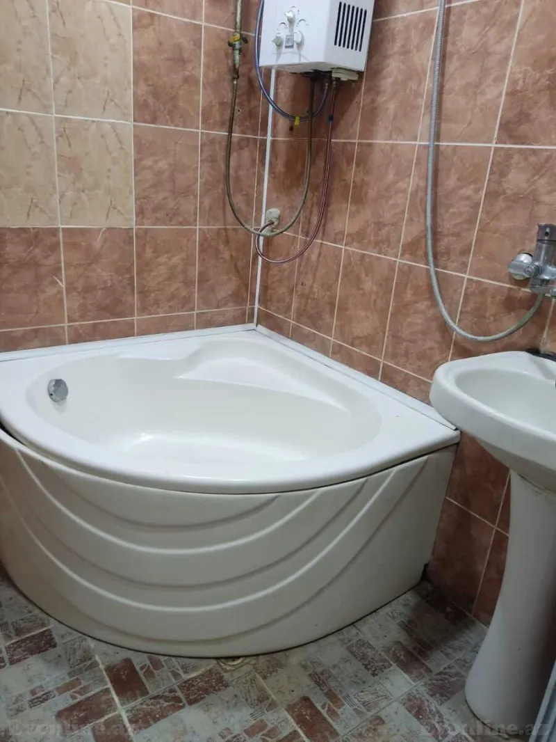 Kirayə verilir 2 otaqlı Mənzil Köhnə tikili 40 m² 4-cü mikrorayon - şəkil 12