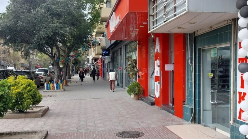 Obyekt 95 m² Memar Əcəmi m. Kirayə verilir