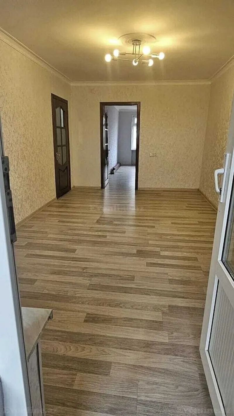 Satılır 2 otaqlı Mənzil Köhnə tikili 55 m² Qara Qarayev m. - şəkil 2