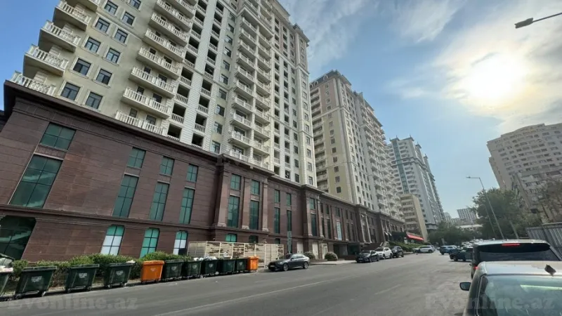 3 otaqlı Mənzil 87 m² Elmlər Akademiyası m. Kirayə verilir