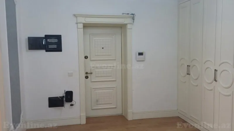 Kirayə verilir 3 otaqlı Mənzil Yeni tikili 145 m² Nəsimi r. - şəkil 2