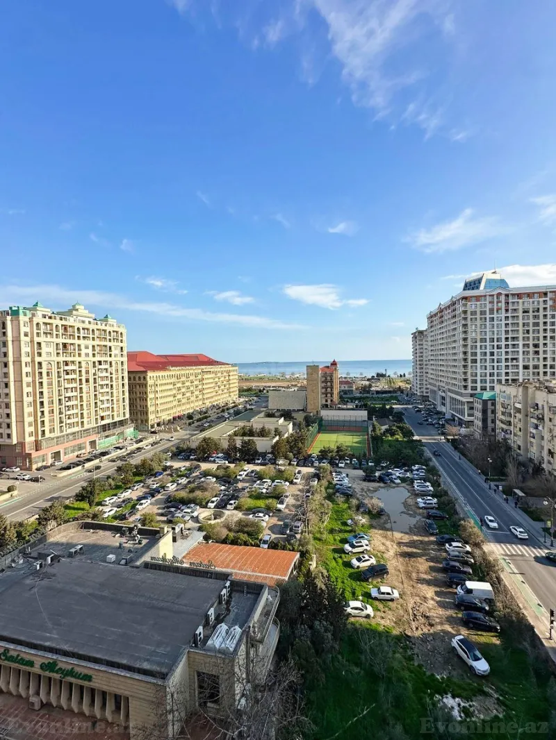 Kirayə verilir 4 otaqlı Mənzil Yeni tikili 200 m² Xətai m.