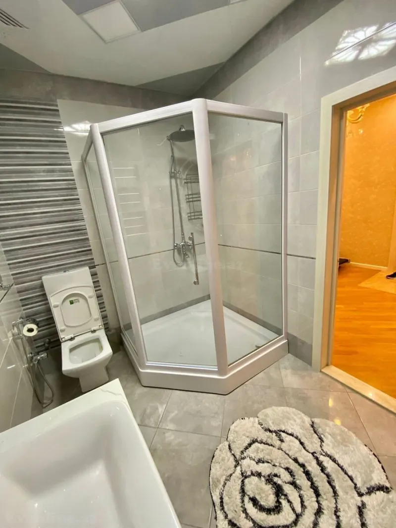 Kirayə verilir 3 otaqlı Mənzil Yeni tikili 145 m² Xətai m. - şəkil 25