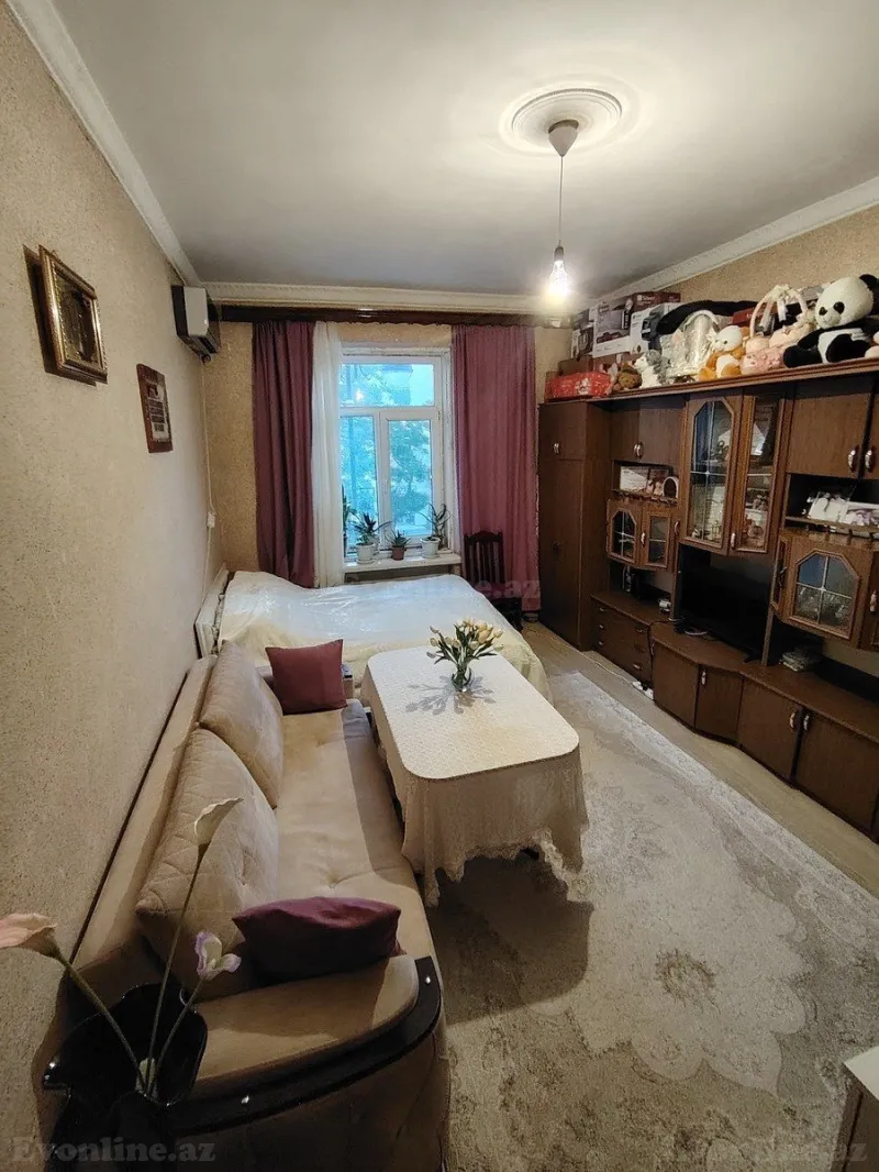 Satılır 1 otaqlı Mənzil Köhnə tikili 35 m² Elmlər Akademiyası m.