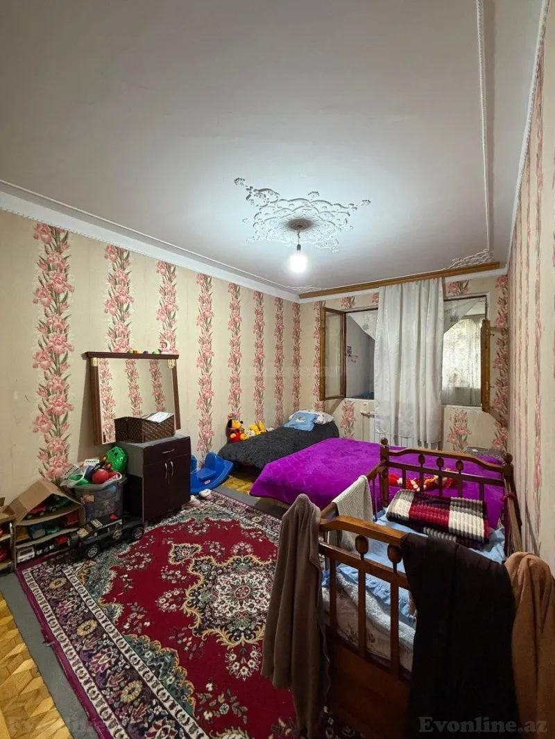 4 otaqlı Mənzil 100 m² 5-ci mikrorayon Satılır