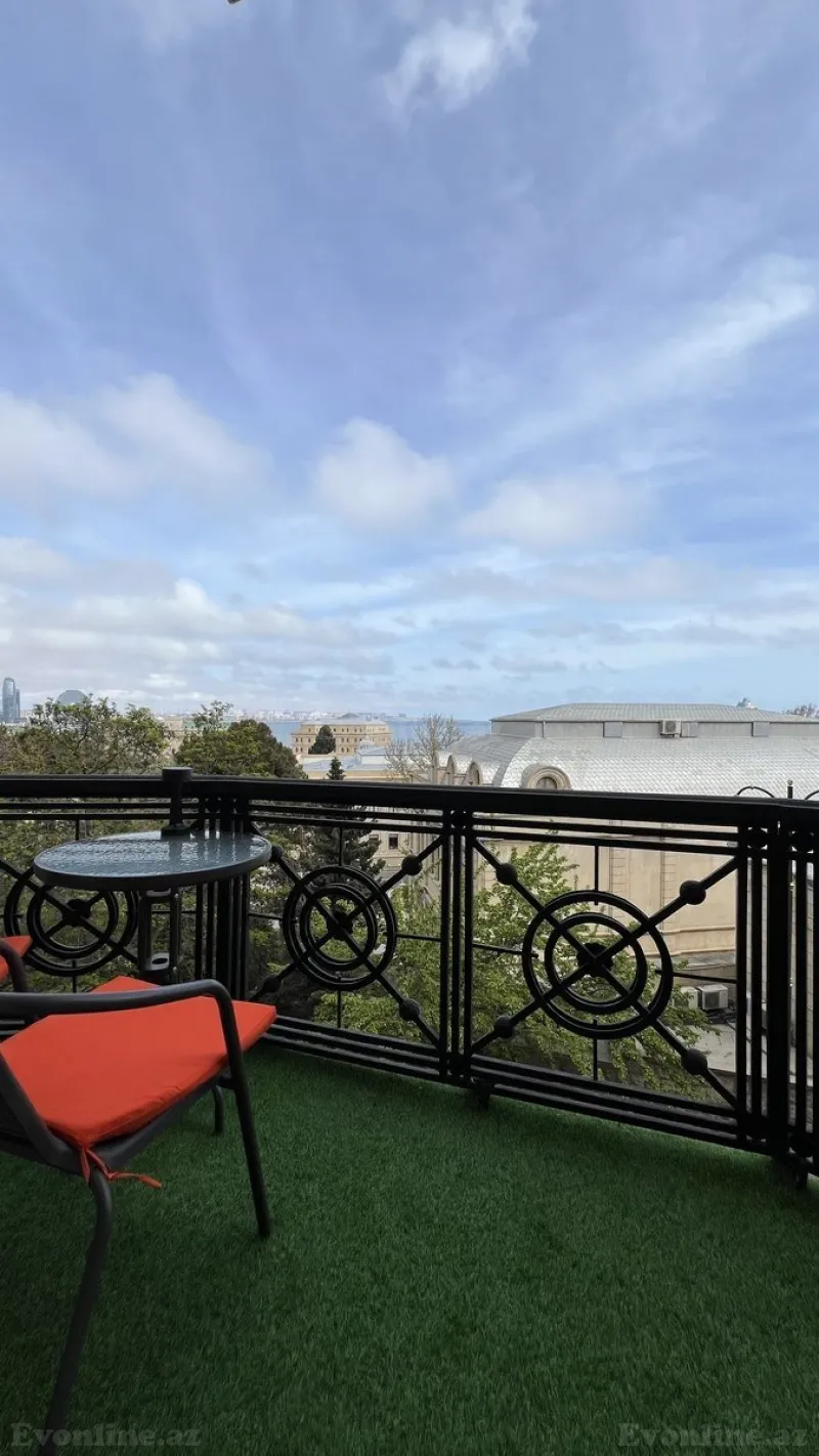 Satılır 2 otaqlı Mənzil Köhnə tikili 70 m² İçərişəhər m. - şəkil 10