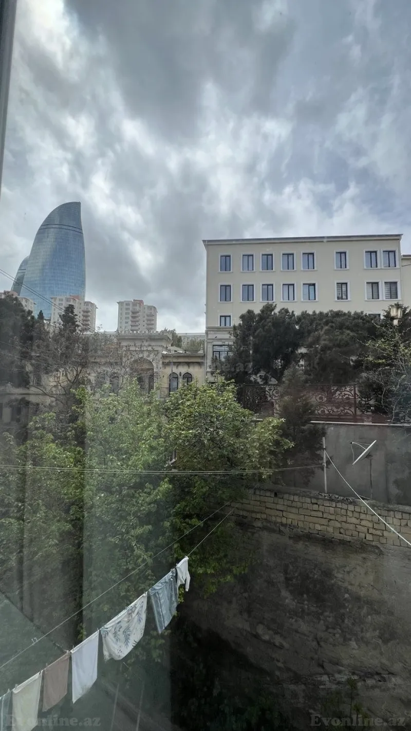 Satılır 2 otaqlı Mənzil Köhnə tikili 70 m² İçərişəhər m. - şəkil 21